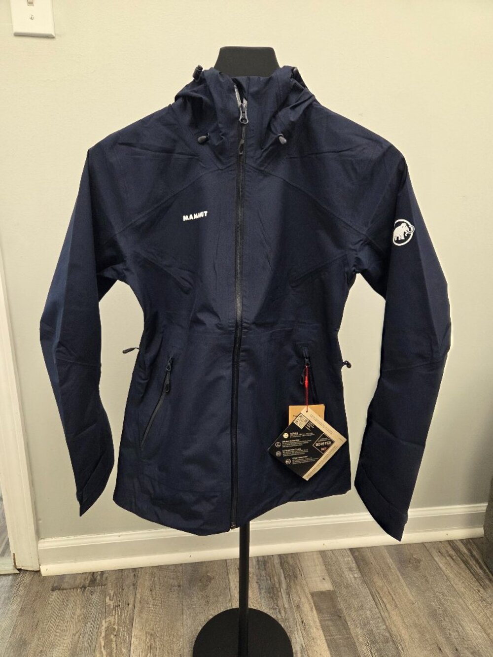 Mammut Convey Tour Hooded Jacket Womens New with tags Navy Size XS L